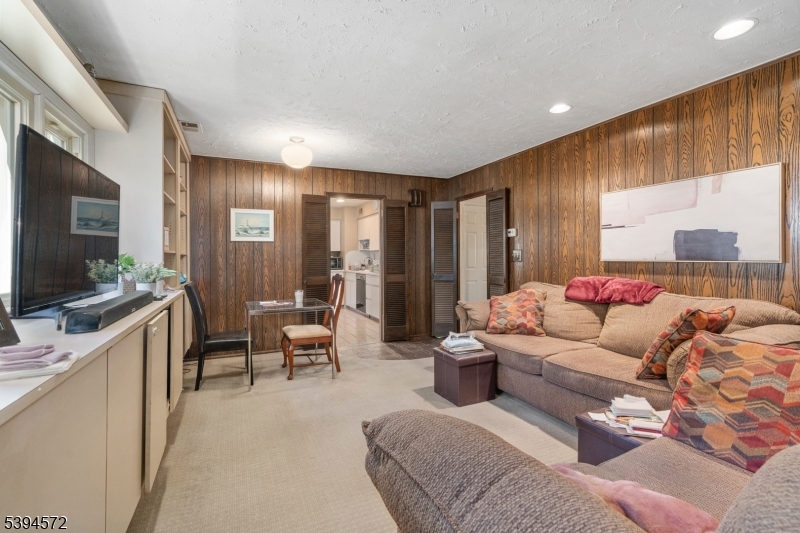 Lake Hiawatha - Residential