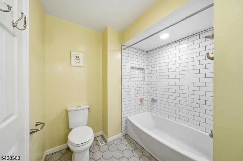 Condo/Coop/Townhouse - Residential