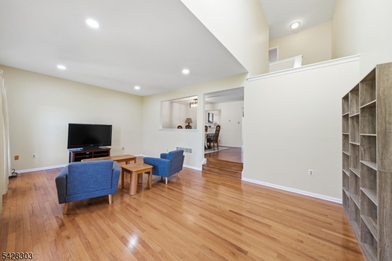 Condo/Coop/Townhouse - Residential