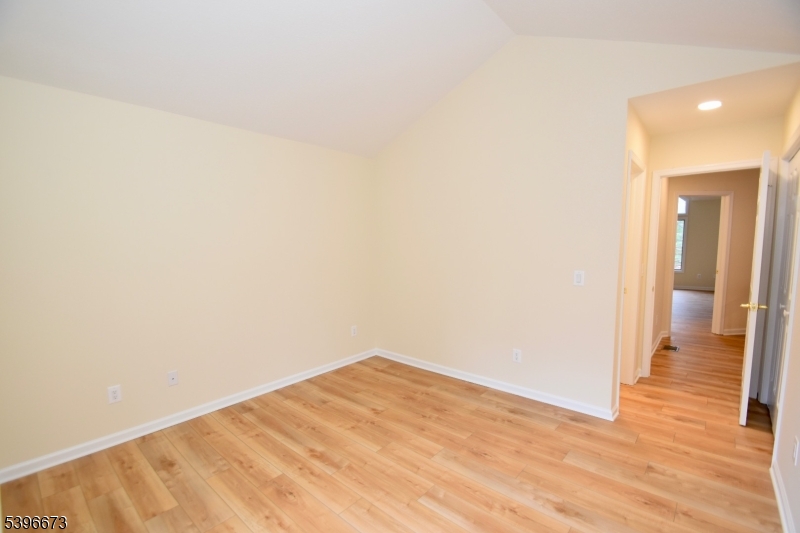 BERKSHIRE RIDGE - Residential Lease