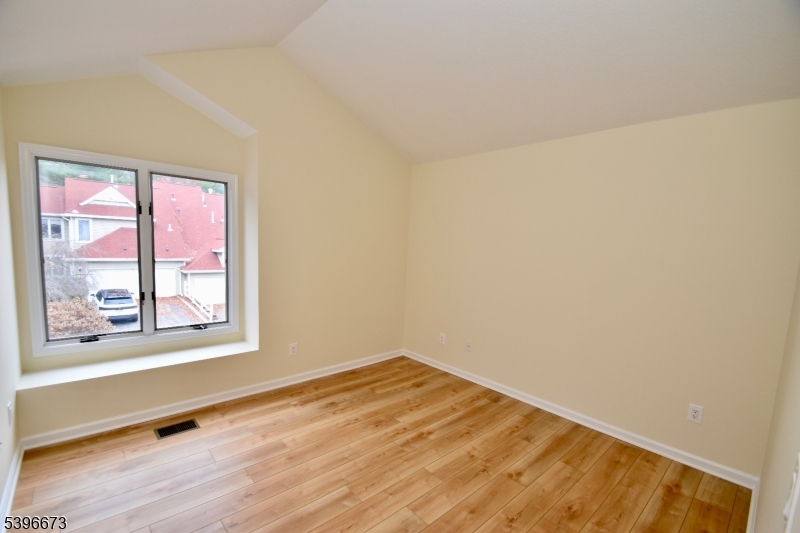 BERKSHIRE RIDGE - Residential Lease