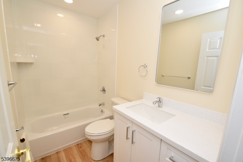 BERKSHIRE RIDGE - Residential Lease