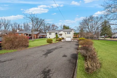 304 Lilac Ct, Bridgewater Twp., NJ 08807 - MLS#: 3951582
