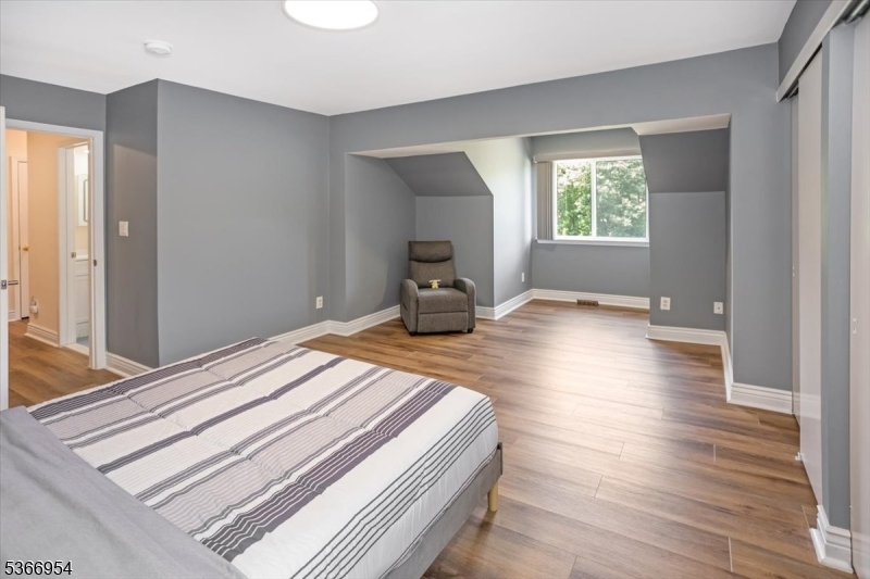 The Meadows At Roxbury - Residential