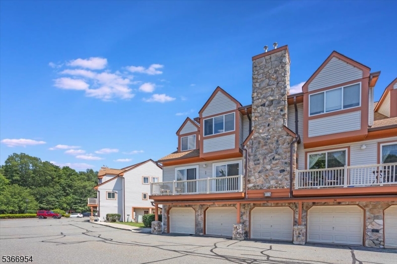 The Meadows At Roxbury - Residential