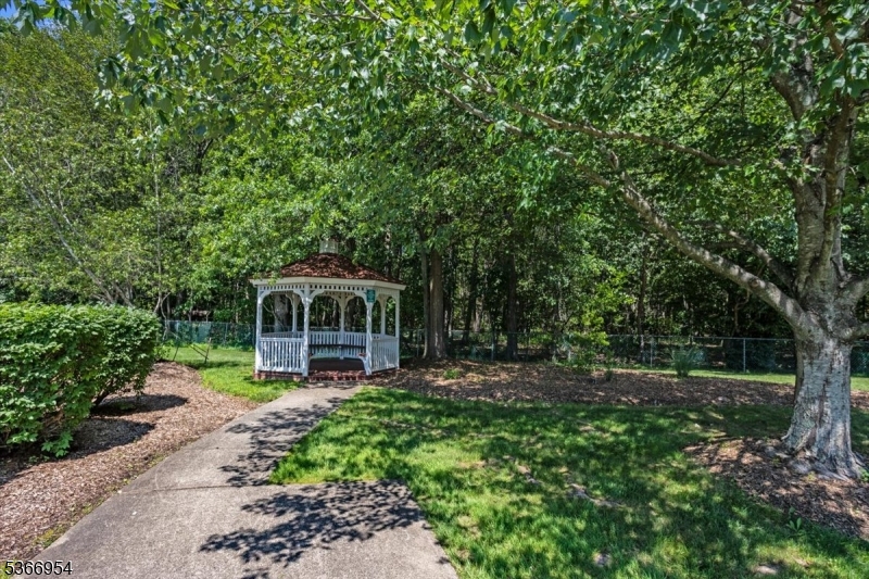 The Meadows At Roxbury - Residential