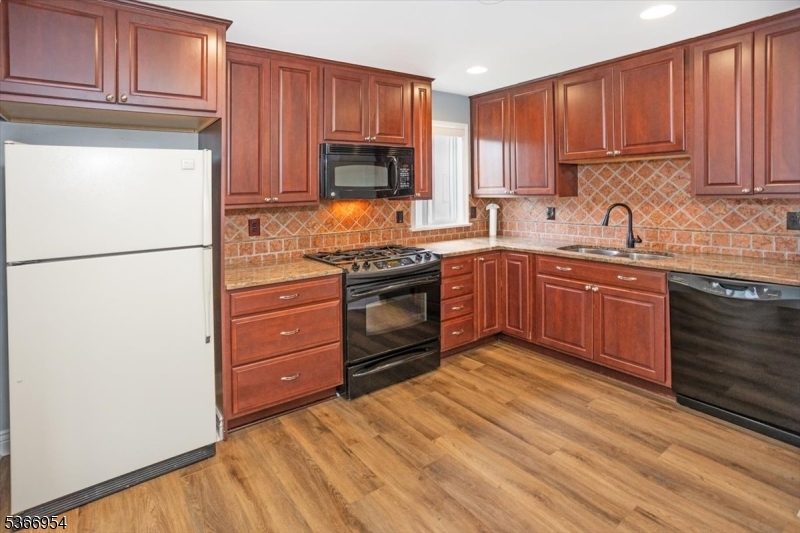 The Meadows At Roxbury - Residential