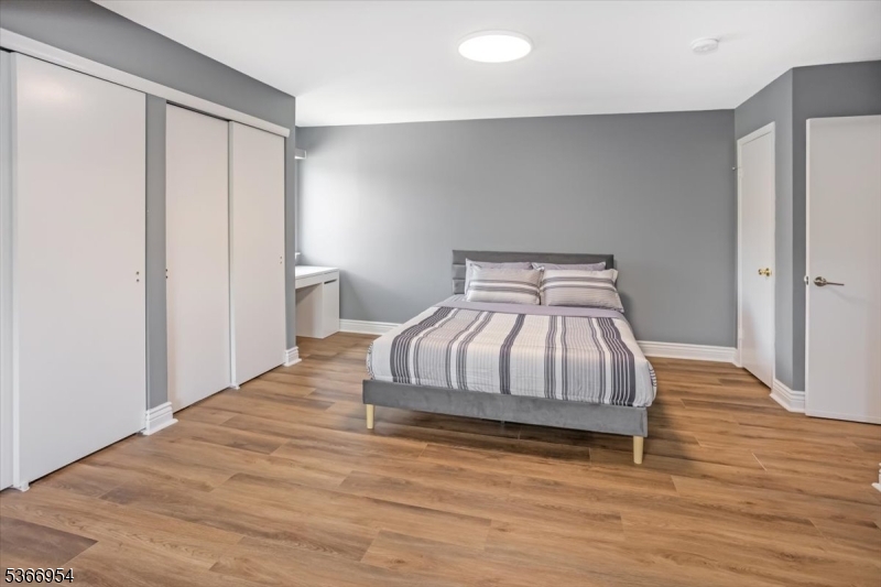 The Meadows At Roxbury - Residential