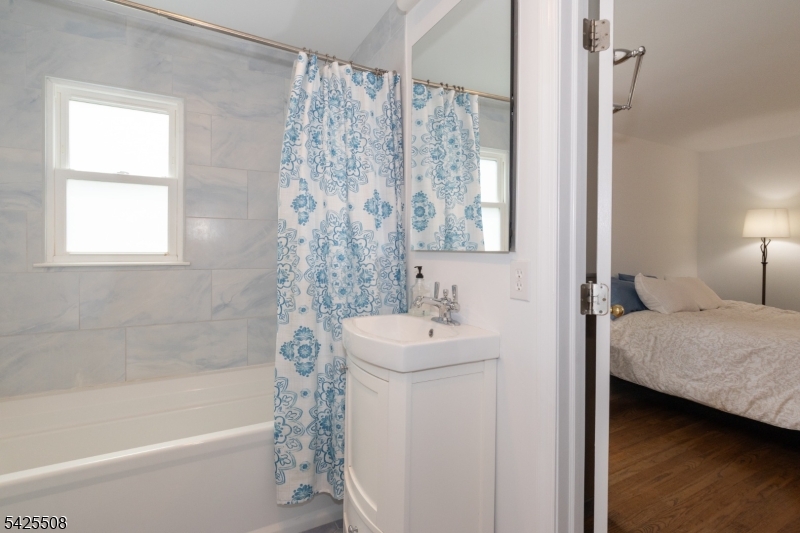 Ironia - Residential