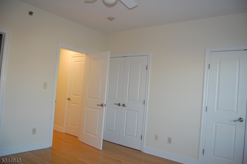 Berkeley Heights Twp., New Jersey 07922, United States, 2 Bedrooms Bedrooms, ,3 BathroomsBathrooms,Residential,Active,91251