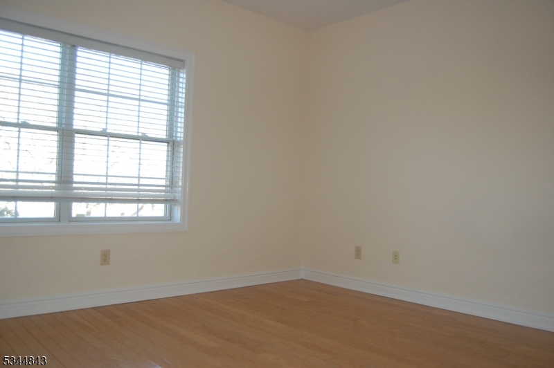 Berkeley Heights Twp., New Jersey 07922, United States, 2 Bedrooms Bedrooms, ,3 BathroomsBathrooms,Residential,Active,91251