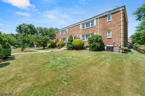 16 Dartmouth Ave Unit 4B, Bridgewater Twp., NJ 08807 - #: 3911731