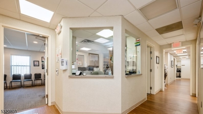 Somerville Boro, New Jersey 08876, United States, ,Commercial,Pending,18020