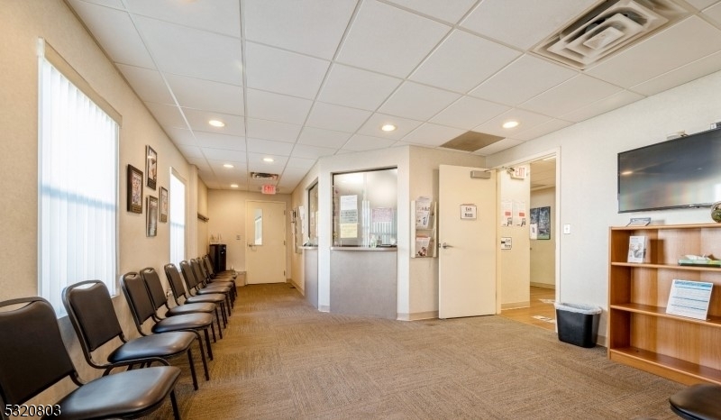 Somerville Boro, New Jersey 08876, United States, ,Commercial,Pending,18020