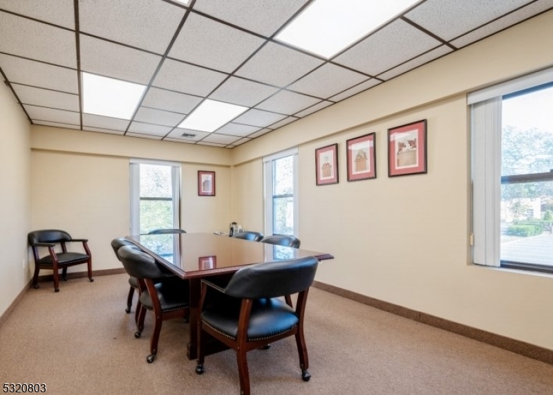 Somerville Boro, New Jersey 08876, United States, ,Commercial,Pending,18020