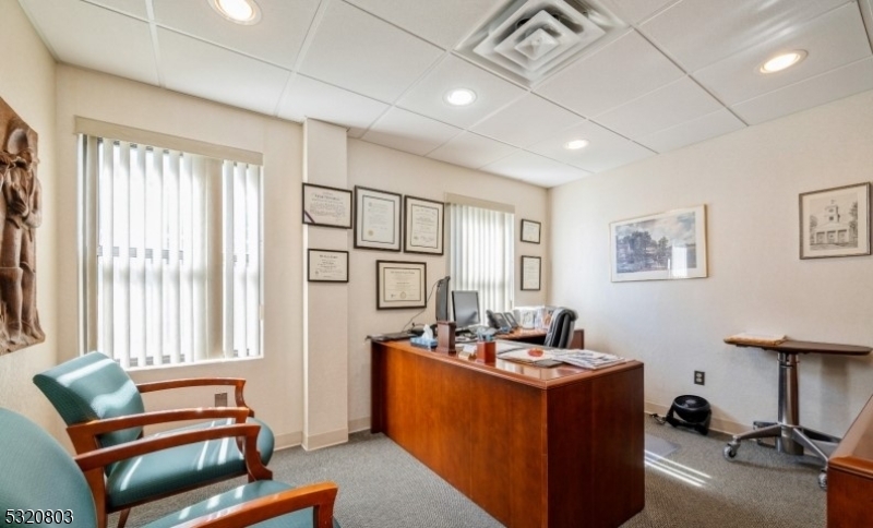 Somerville Boro, New Jersey 08876, United States, ,Commercial,Pending,18020