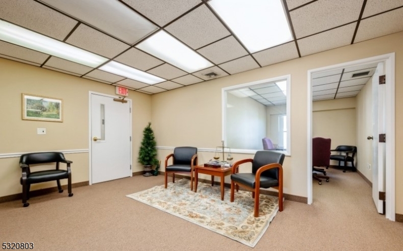 Somerville Boro, New Jersey 08876, United States, ,Commercial,Pending,18020