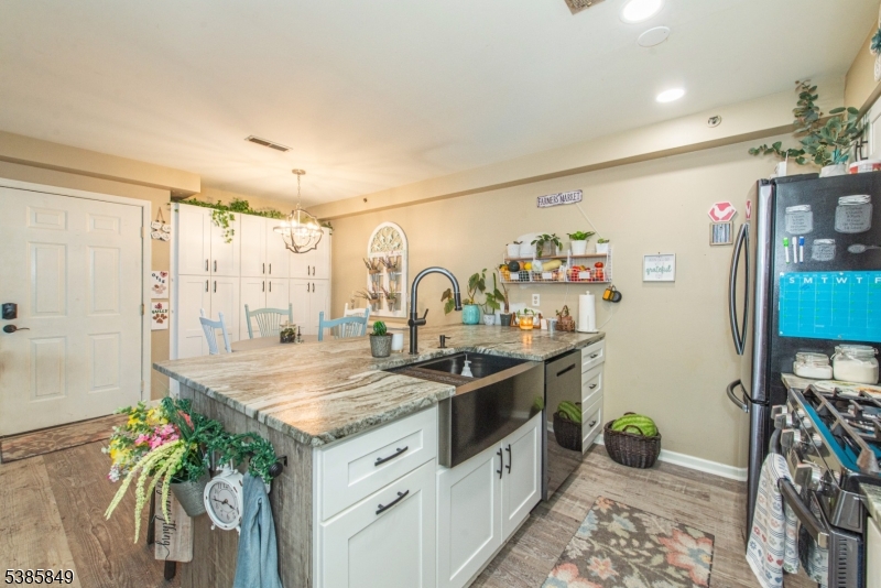 Montville Chase - Residential