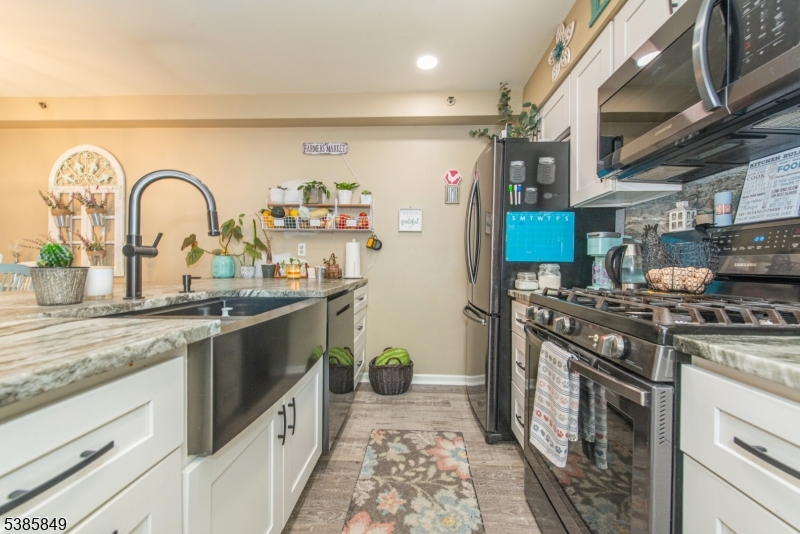 Montville Chase - Residential