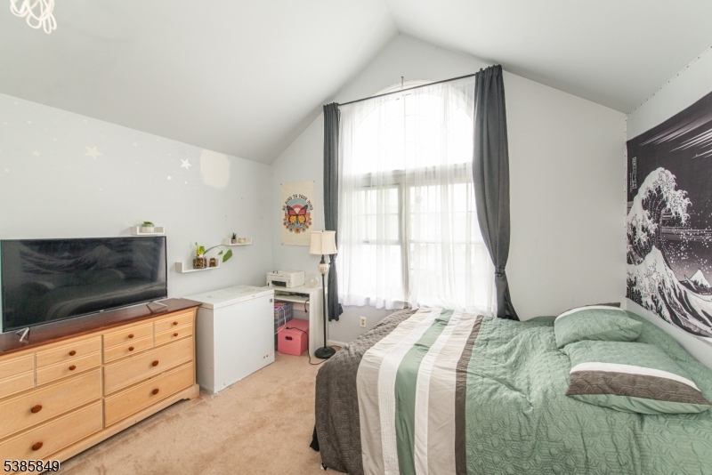 Montville Chase - Residential