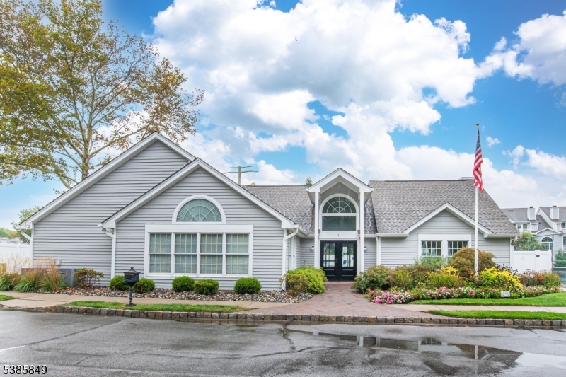 Montville Chase - Residential