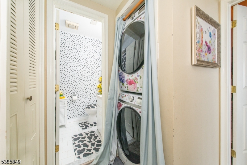 Montville Chase - Residential