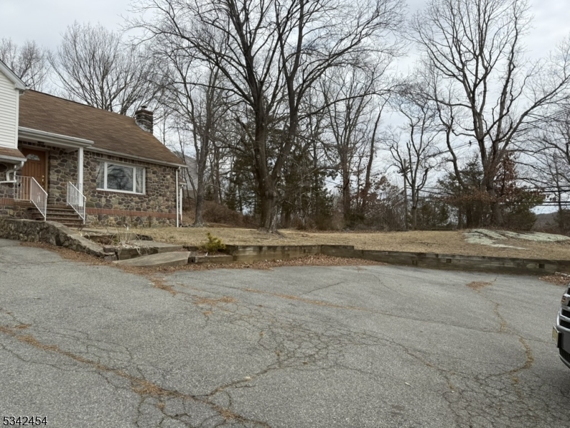 103 Green Pond Rd