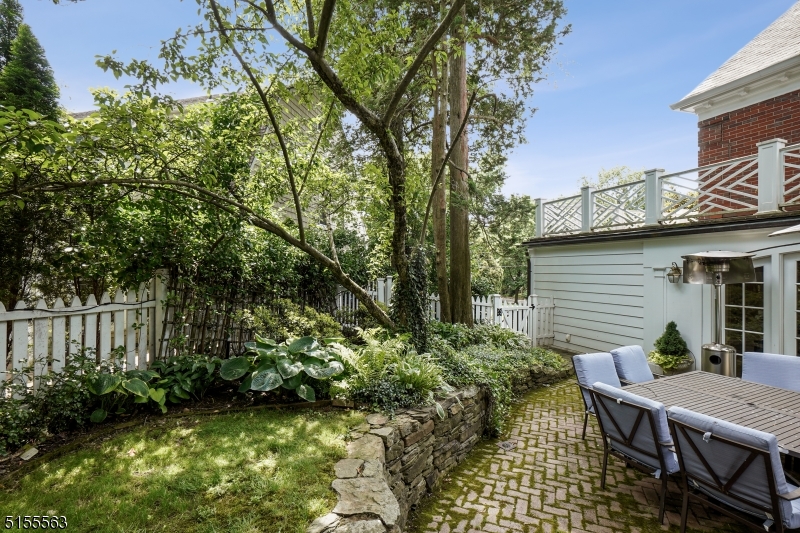 Knollwood - Residential