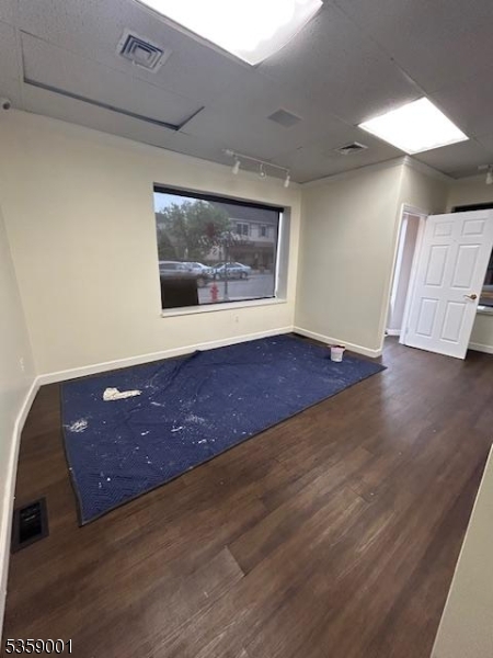 Business District - Commercial Lease