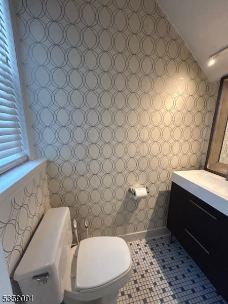 Business District - Commercial Lease