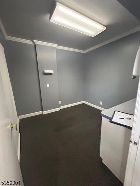 Business District - Commercial Lease