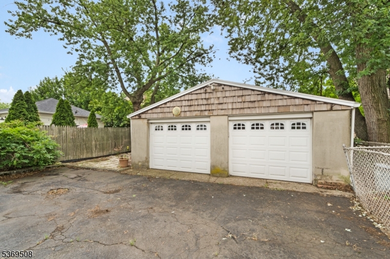 8th Ward - Residential