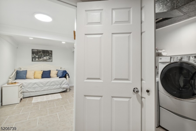 Poets Section - Country Clu - Residential