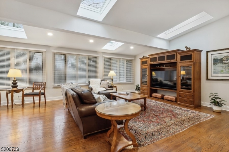 Poets Section - Country Clu - Residential