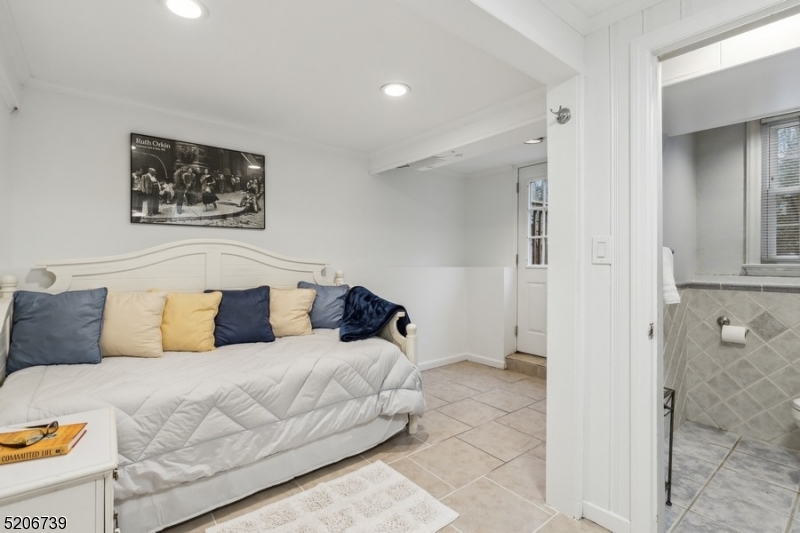 Poets Section - Country Clu - Residential