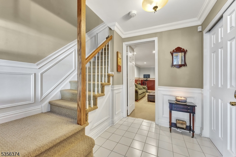 7 Delaware Ln