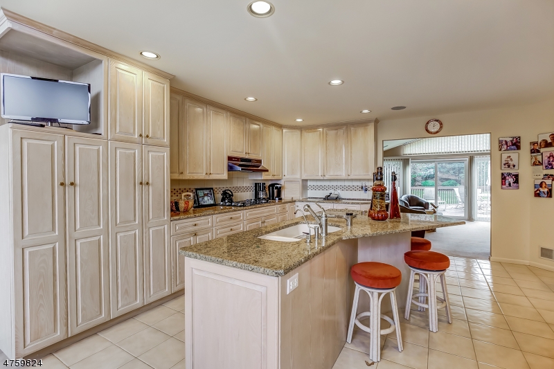 Riker Hill - Residential