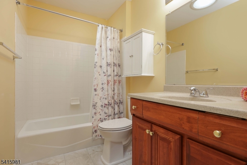 Lake Ridge Adult Community - Residential