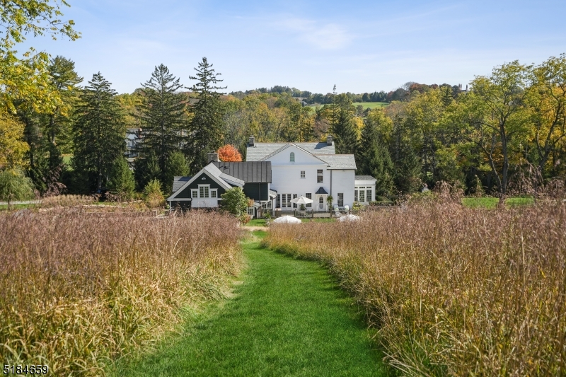 1/2 Mile to Town - Residential