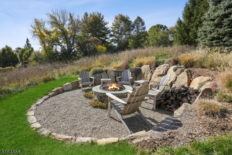 1/2 Mile to Town - Residential