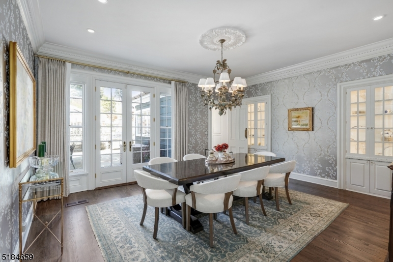 1/2 Mile to Town - Residential