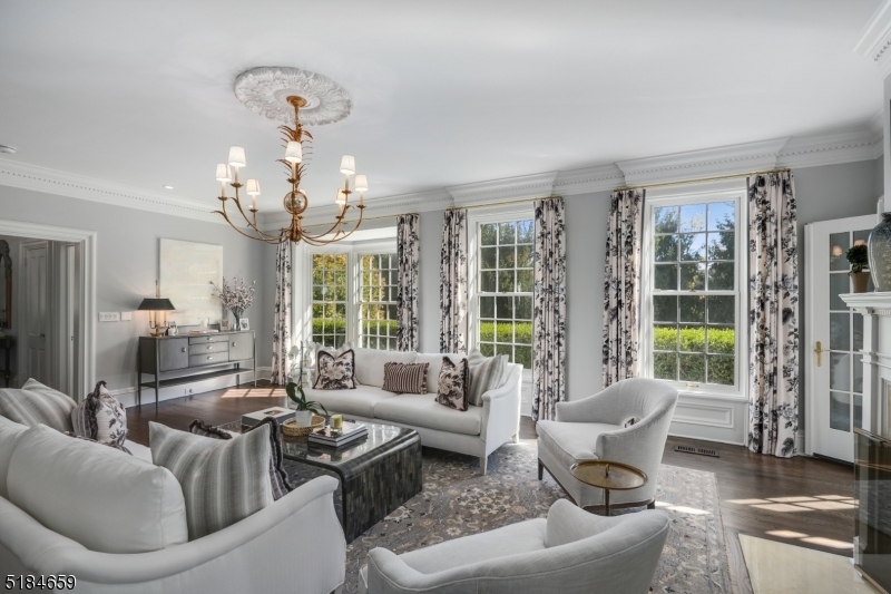 1/2 Mile to Town - Residential