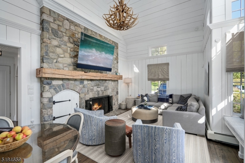 1/2 Mile to Town - Residential