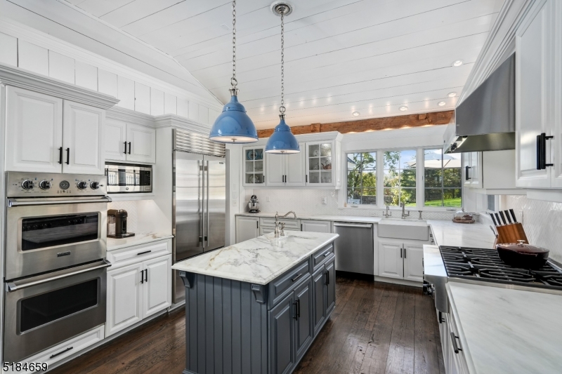 1/2 Mile to Town - Residential