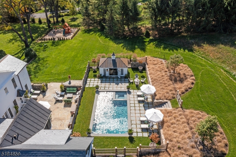 1/2 Mile to Town - Residential