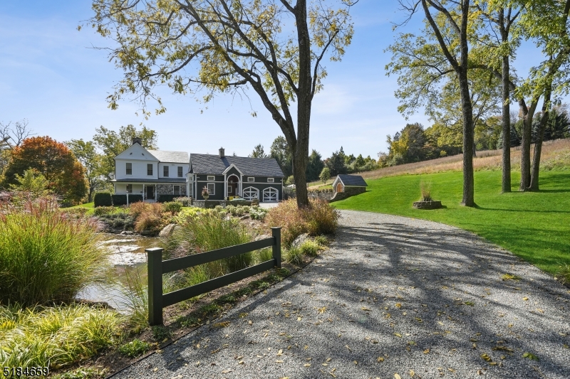 1/2 Mile to Town - Residential