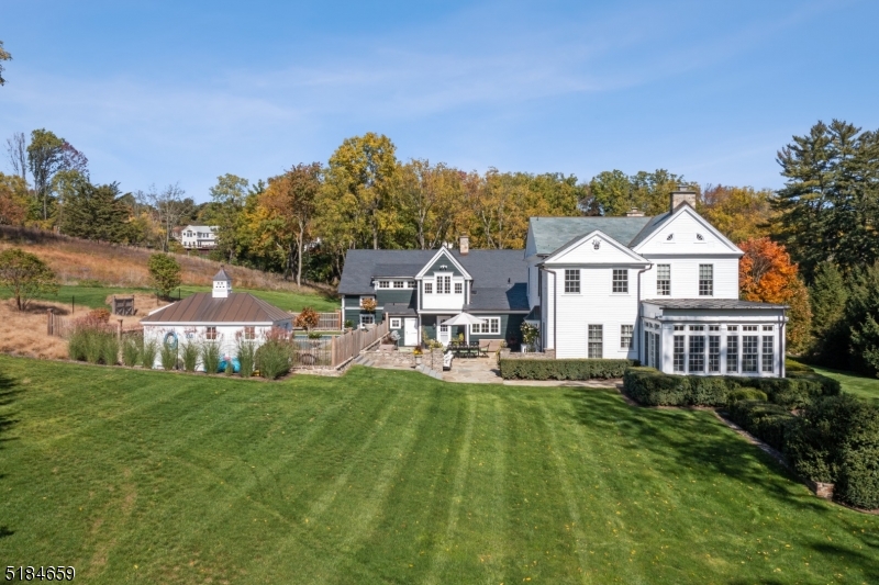 1/2 Mile to Town - Residential