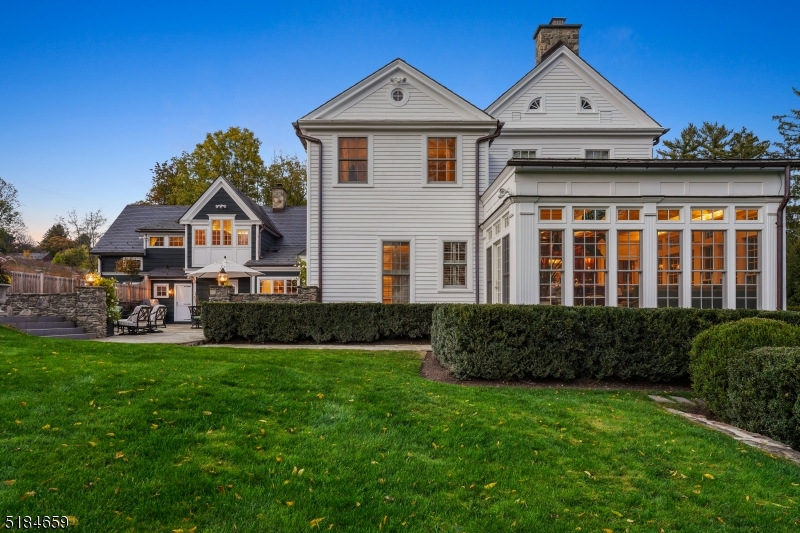 1/2 Mile to Town - Residential