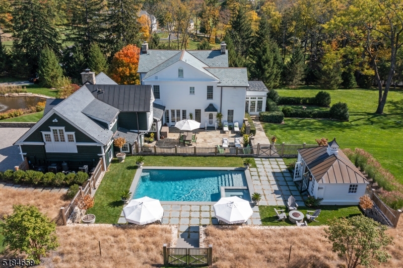 1/2 Mile to Town - Residential