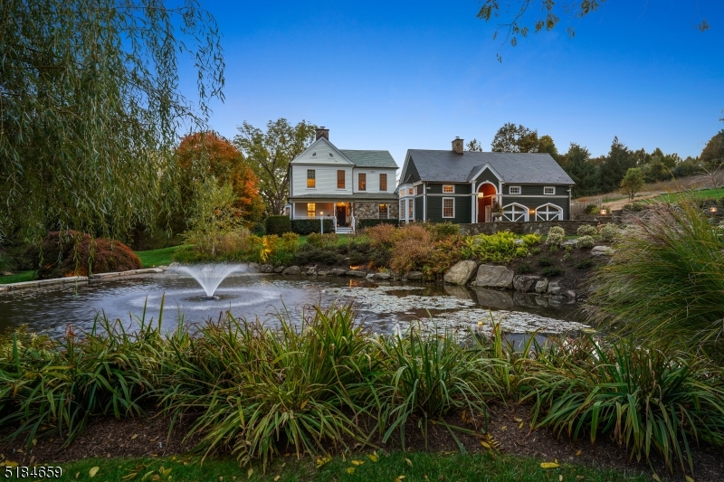 1/2 Mile to Town - Residential